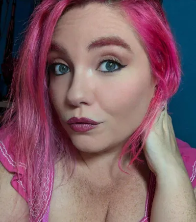 @camgirlkitten