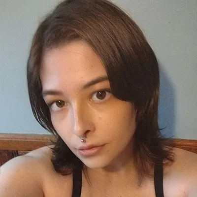 @moaningmona97