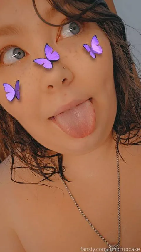@3mocupcake