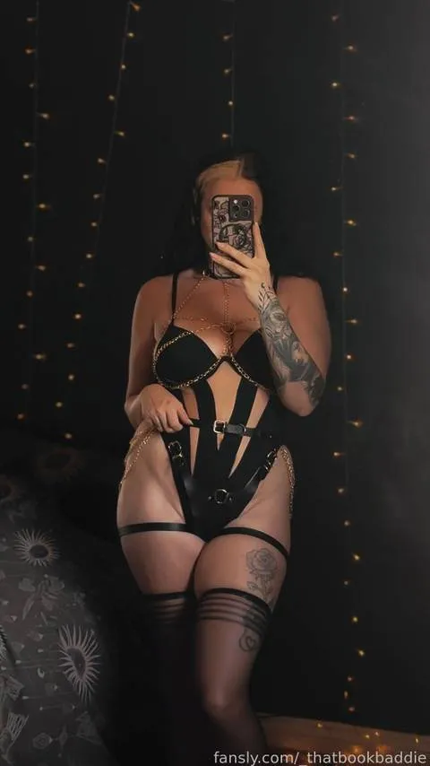 @_thatbookbaddie