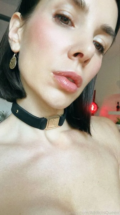 @AddictsQueen