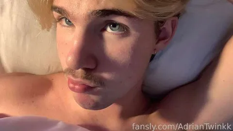 @AdrianTwinkk