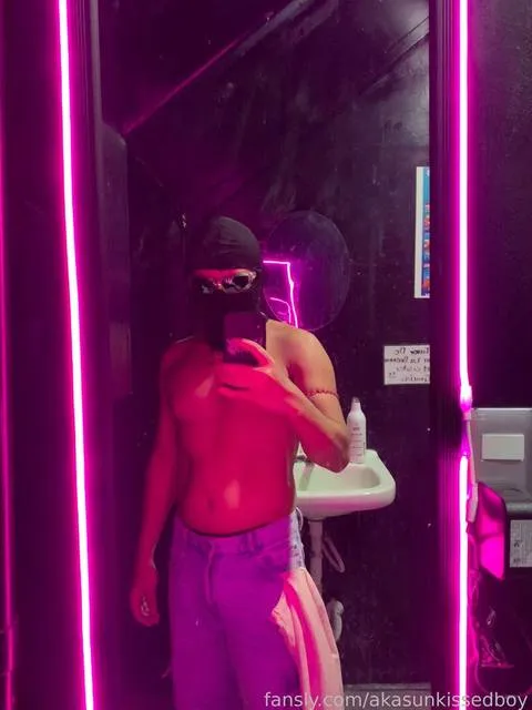 @akasunkissedboy