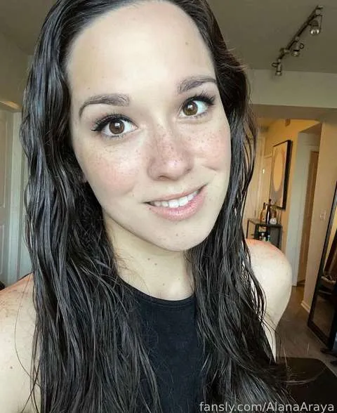 @AlanaAraya