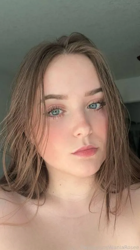 @AlaniaRosee