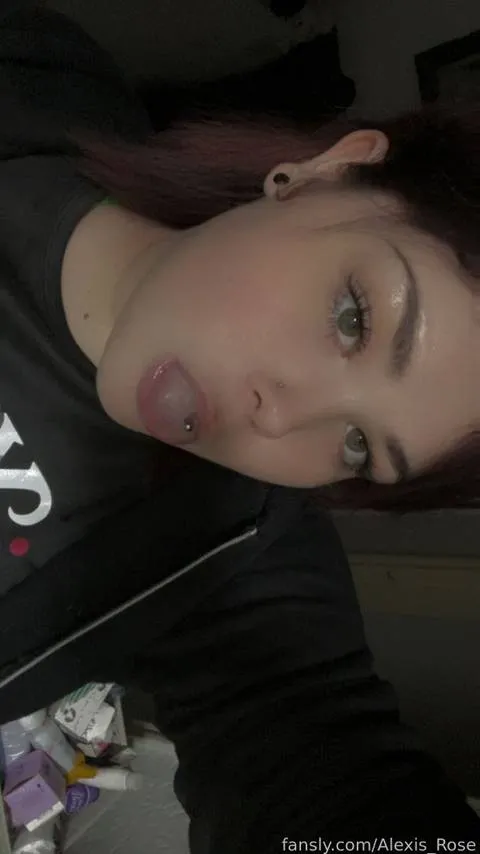 @Alexis_Rose