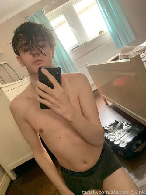 @alexixs_twink
