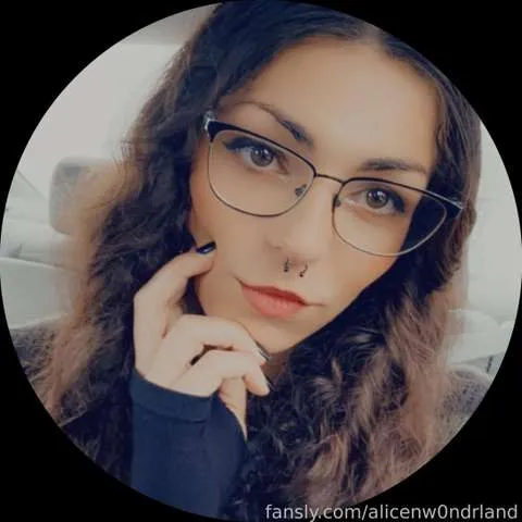 @alicenw0ndrland