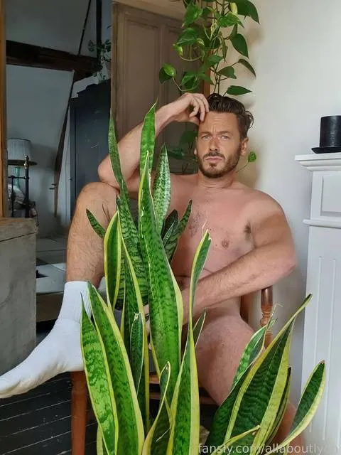 @allaboutlyon