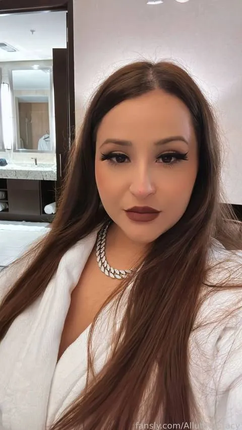 @AlluringStacy