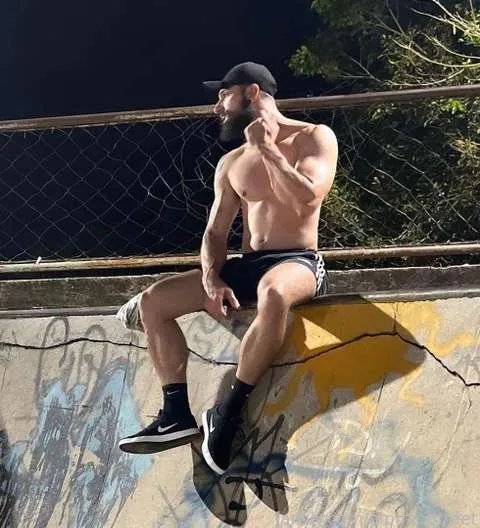 @alphaoutfeet
