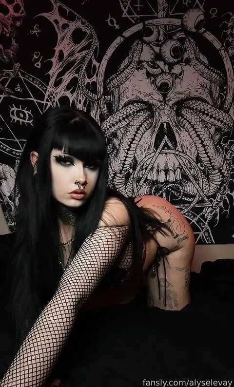 @alyselevay