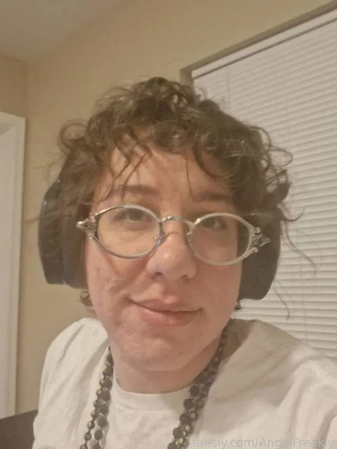@AngelFreakly