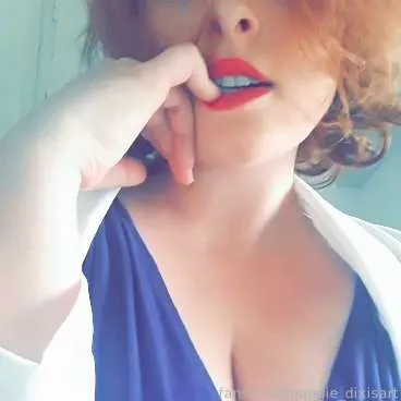 @Angie_French