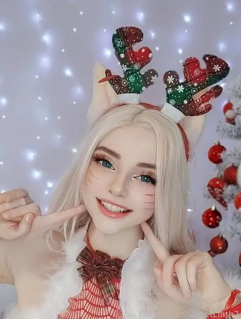 @AnnaLisFoxy