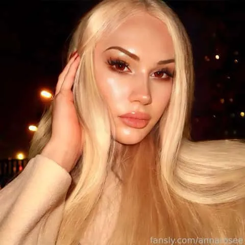 @annarosee