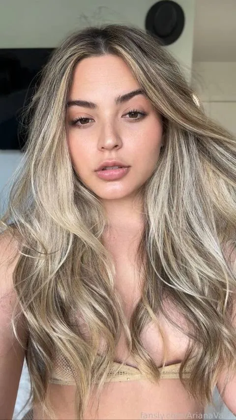 @ArianaVanX