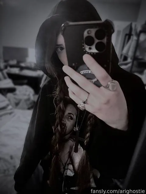 @arighostie