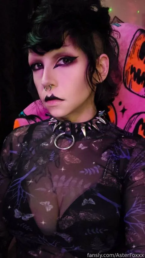 @AsterFoxxx