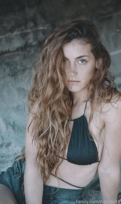 @astridbbyroll
