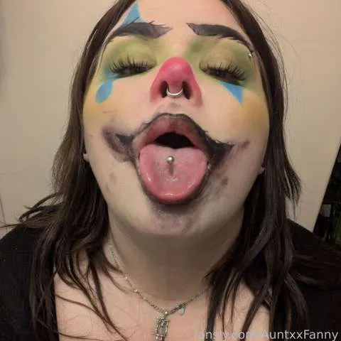 @AuntxxFanny