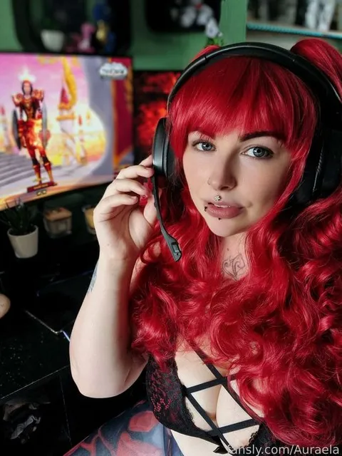 @Auraela