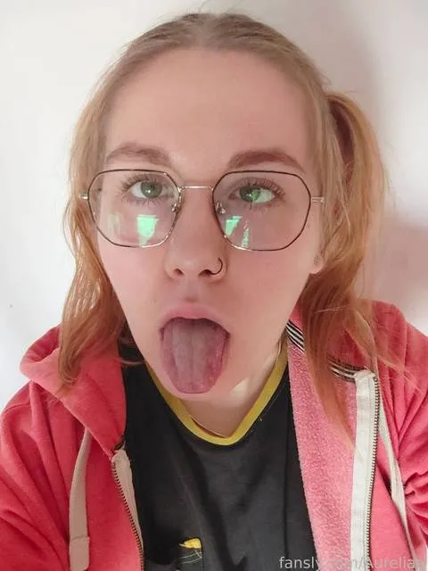@Aureliaa