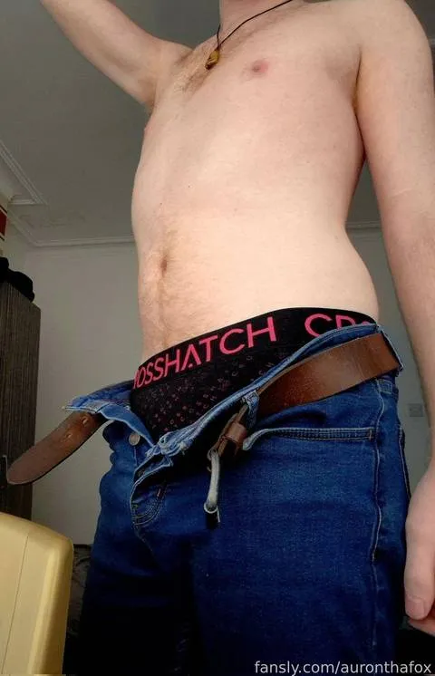 @auronthafox