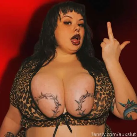 @auxslut