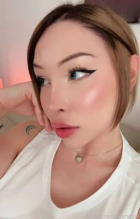 @AveryDoll