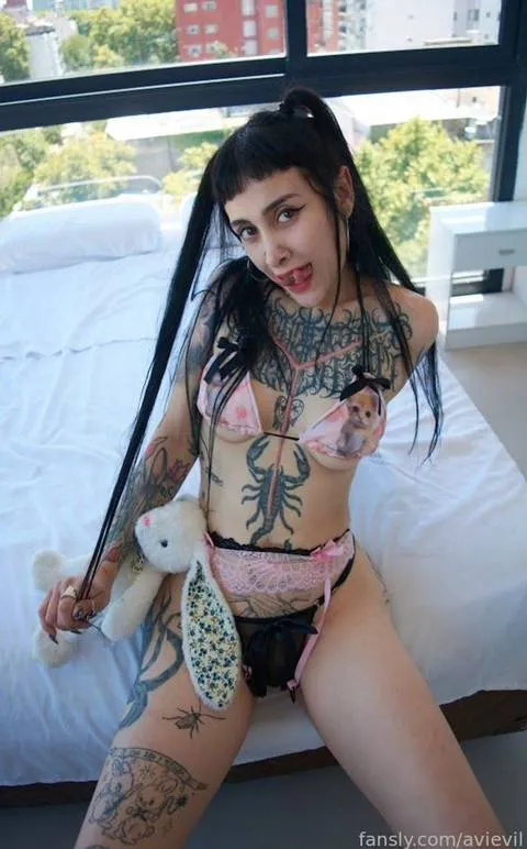 @avievil