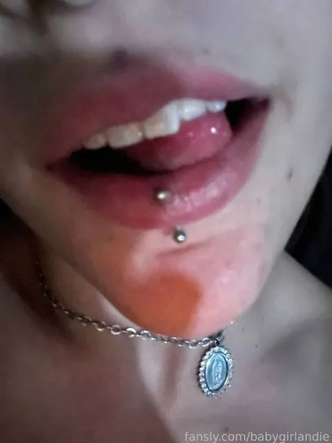 @babygirlandie