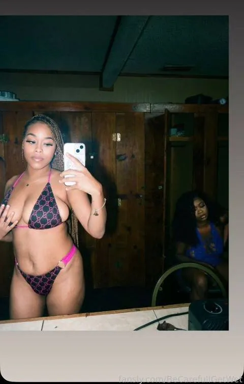 @BeCarefulIGetWet