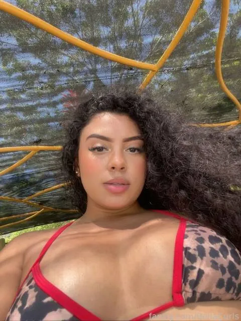 @BellaCurls