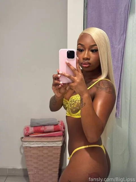 @BigLipss