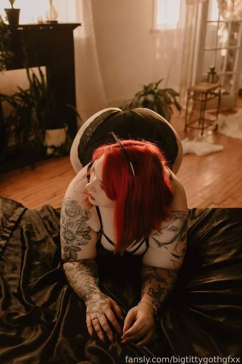 @bigtittygothgfxx
