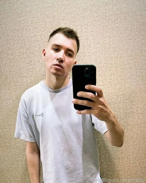 @Biguncutversboy