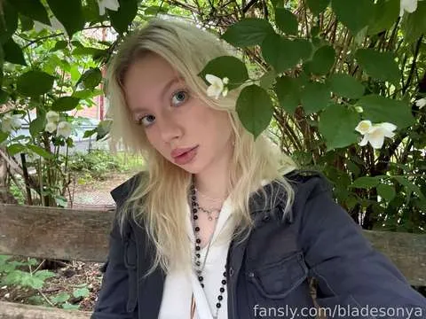 @bladesonya