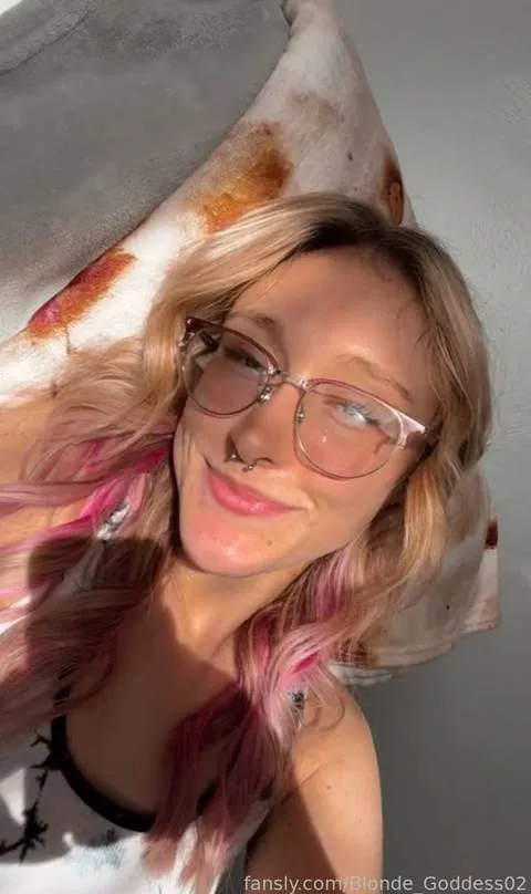 @Blonde_Goddess02