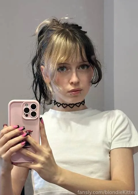 @blondieKitten