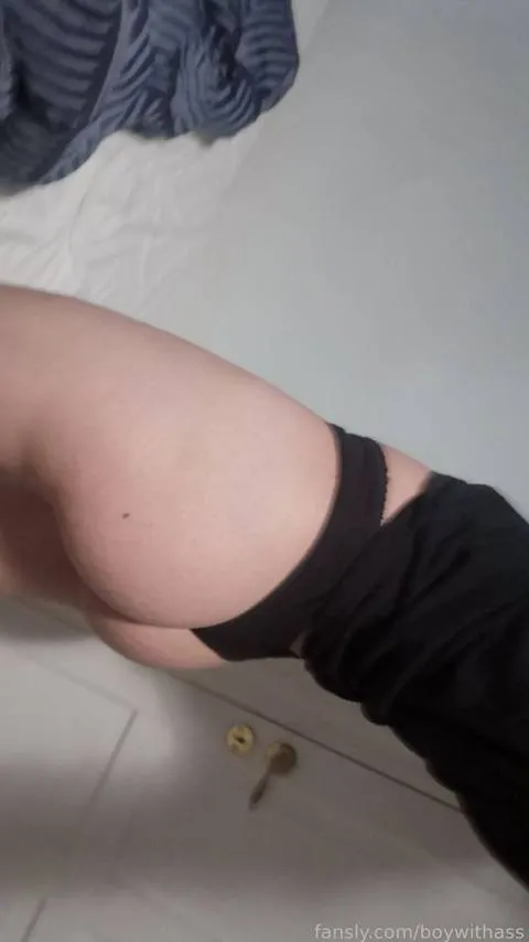 @boywithass