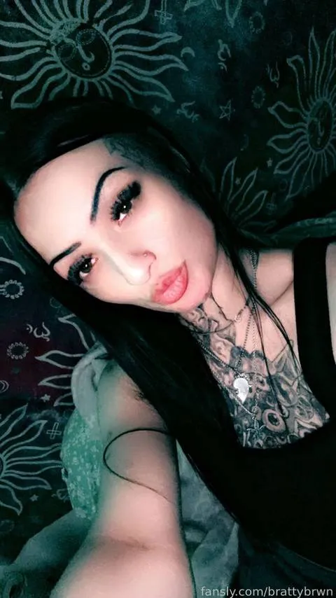 @brattybrwn