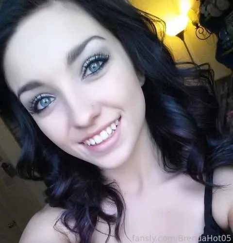 @BrendaHot05