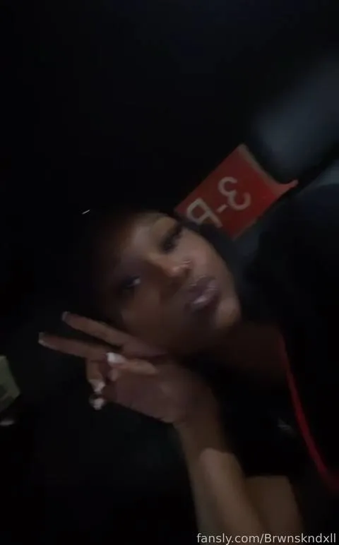 @Brwnskndxll