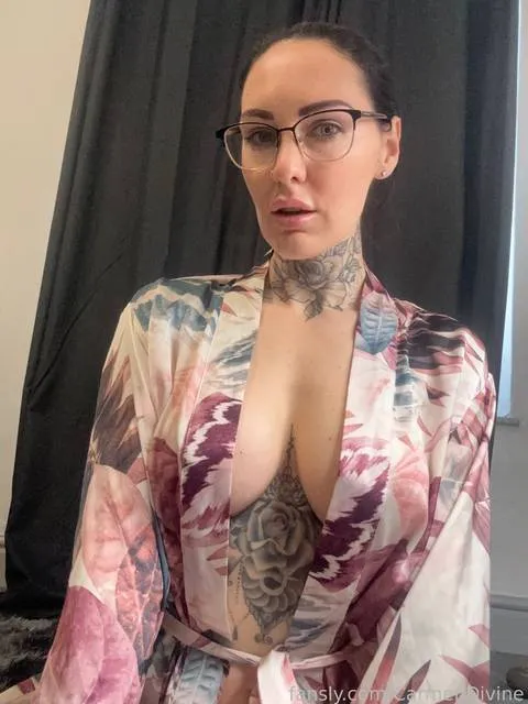 @CarmenDivine