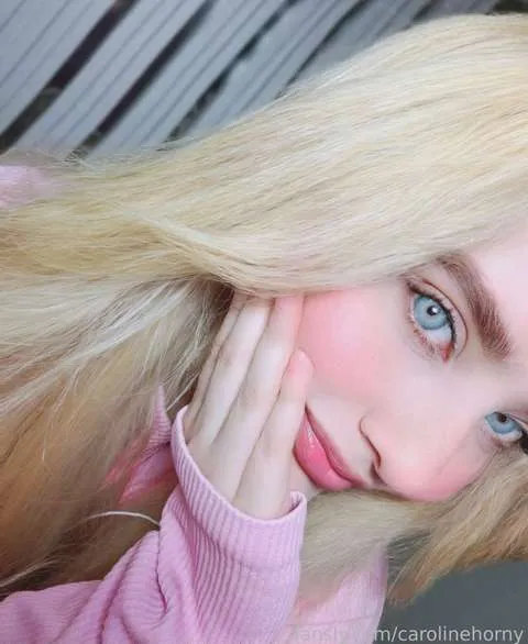 @carolinehorny