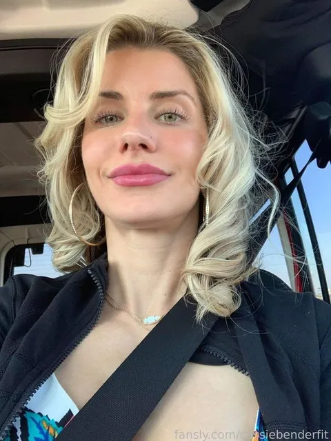 @cassiebenderfit