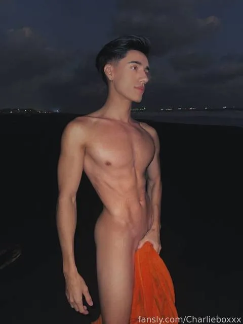 @Charlieboxxx