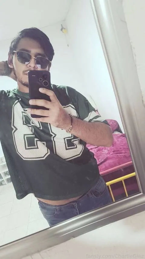 @CharlieGlez