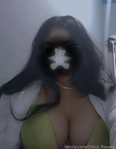 @Chica_Foxxxy